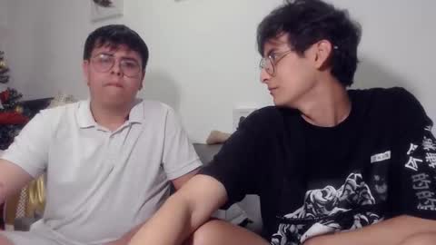 Snapshot of fuck_blow chatting on November 12, 12:11 am uwu online show from November 12, 12:11 am