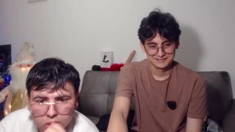 Snapshot of fuck_blow chatting on November 13, 1:26 am uwu online show from November 13, 1:26 am