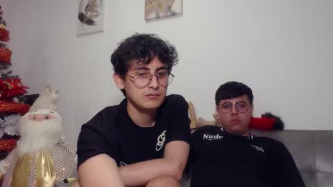 Snapshot of fuck_blow chatting on November 14, 1:26 am uwu online show from November 14, 1:26 am