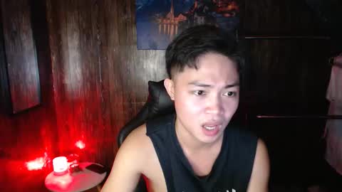 Snapshot of fuck_by_zack chatting on May 12, 4:42 am Zack online show from May 12, 4:42 am