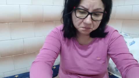 Snapshot of fuck_my_face chatting on January 3, 6:33 am Ella online show from January 3, 6:33 am