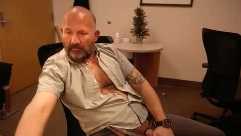 Snapshot of fuckadilf chatting on December 18, 5:00 pm fuckadilf online show from December 18, 5:00 pm