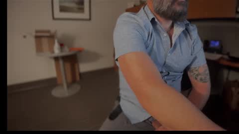 Snapshot of fuckadilf chatting on January 16, 9:19 pm fuckadilf online show from January 16, 9:19 pm