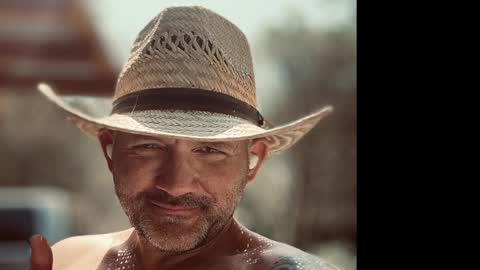 Snapshot of fuckadilf chatting on February 6, 8:23 pm fuckadilf online show from February 6, 8:23 pm