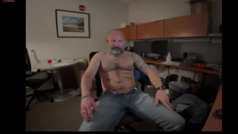 Snapshot of fuckadilf chatting on March 6, 11:47 am fuckadilf online show from March 6, 11:47 am