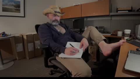 Snapshot of fuckadilf chatting on March 7, 11:51 am fuckadilf online show from March 7, 11:51 am