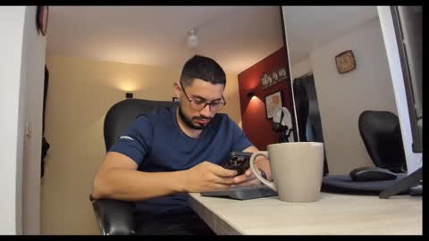 Snapshot of fuckerwate chatting on December 17, 2:50 am SERGIO THE SEX LAWYER online show from December 17, 2:50 am