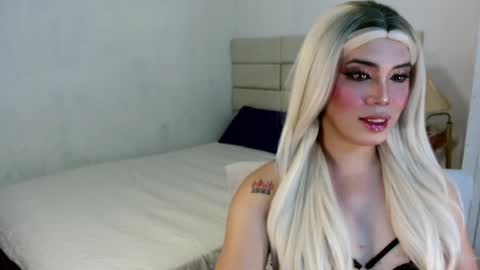 MISS NEILLY online show from November 6, 11:55 am