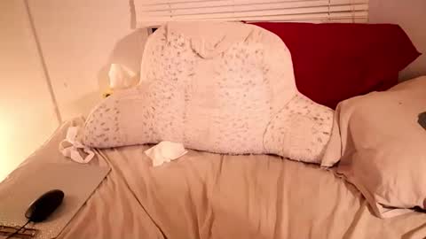 Snapshot of fuckmypussyplz1 chatting on January 17, 4:06 am fuckmypussyplz1 online show from January 17, 4:06 am