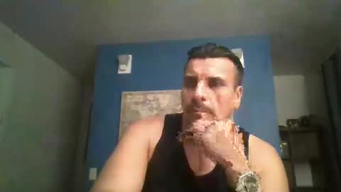 Snapshot of fuegolento22 chatting on December 23, 5:06 am fuego1ento22 online show from December 23, 5:06 am