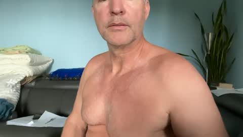 Snapshot of fuertecock chatting on June 26, 11:09 pm Gregorio online show from June 26, 11:09 pm