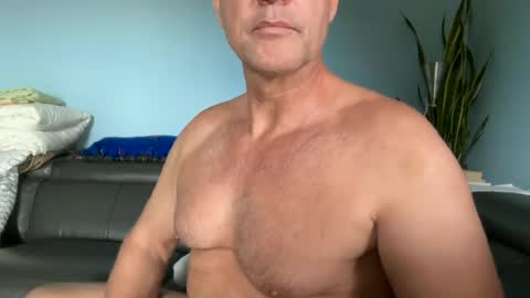 Snapshot of fuertecock chatting on July 12, 11:51 pm Gregorio online show from July 12, 11:51 pm