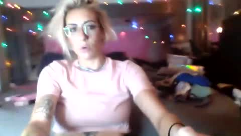 Deeztitties online show from October 30, 2:57 am