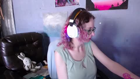 Snapshot of funafterdark13 chatting on December 8, 12:52 pm Princess Nellie Captain Simon online show from December 8, 12:52 pm