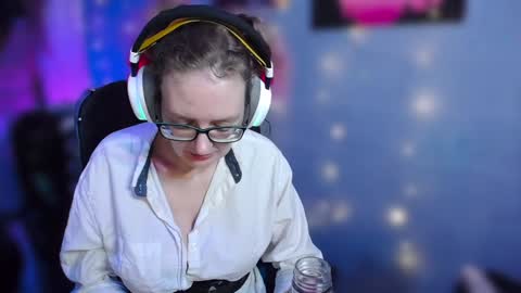 Snapshot of funafterdark13 chatting on December 13, 2:05 pm Princess Nellie Captain Simon online show from December 13, 2:05 pm