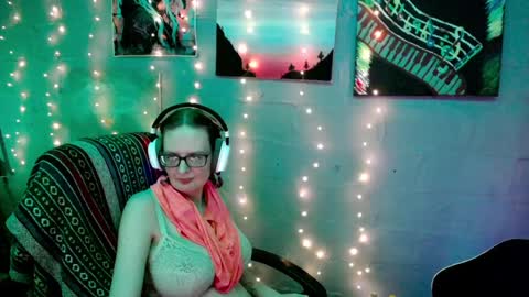 Snapshot of funafterdark13 chatting on January 12, 5:34 am Princess Nellie Captain Simon online show from January 12, 5:34 am