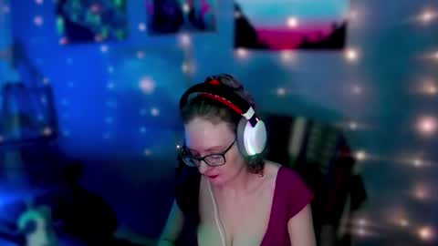 Snapshot of funafterdark13 chatting on January 24, 5:53 pm Princess Nellie Captain Simon online show from January 24, 5:53 pm