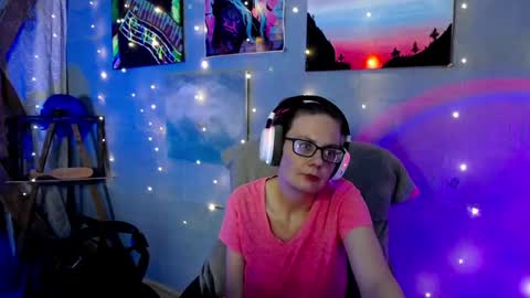 Snapshot of funafterdark13 chatting on February 1, 9:21 am Princess Nellie Captain Simon online show from February 1, 9:21 am