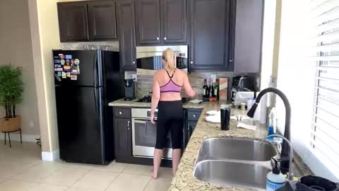 Fun Charlie online show from May 12, 10:29 pm