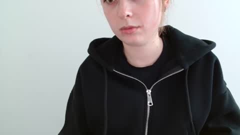 Emma online show from April 1, 1:41 pm