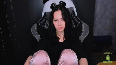 Snapshot of funny_bunny23 chatting on November 21, 3:44 pm Eva online show from November 21, 3:44 pm