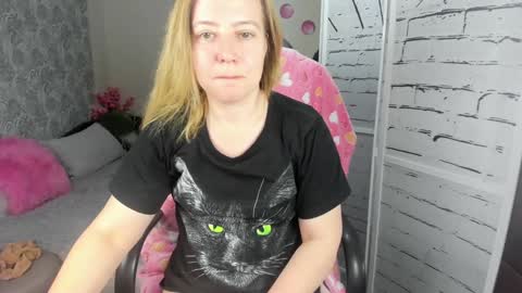 funny_bunny4 online show from December 6, 7:56 pm