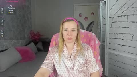 funny_bunny4 online show from December 21, 6:34 pm