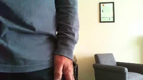 Snapshot of funslimguy chatting on October 7, 10:34 am Funslimguy online show from October 7, 10:34 am