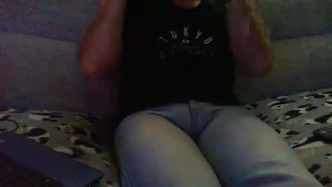Snapshot of funslimguy chatting on October 19, 10:21 pm Funslimguy online show from October 19, 10:21 pm