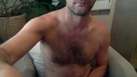 Snapshot of funtimes4us32 chatting on December 12, 7:59 pm Funtimes4us32 online show from December 12, 7:59 pm