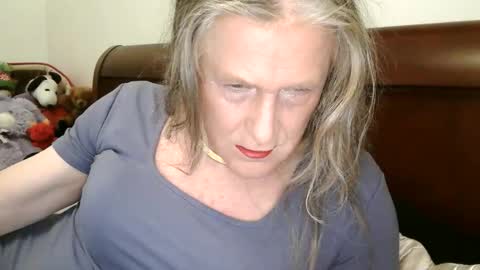 Jessie Love online show from February 1, 10:47 am