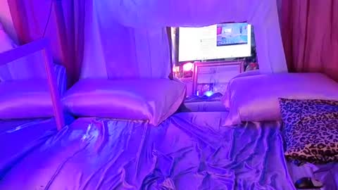 Valarie Iris Paige online show from July 12, 10:45 pm