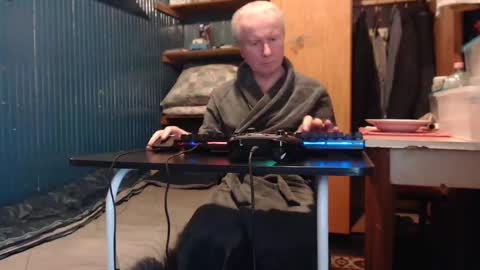 Snapshot of furosz chatting on February 1, 6:08 pm furosz online show from February 1, 6:08 pm