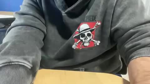 Snapshot of fuzitzu2 chatting on November 19, 7:41 am fuzitzu2 online show from November 19, 7:41 am