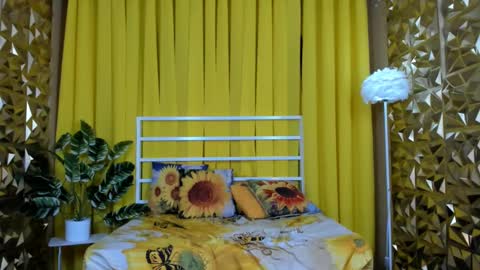 Snapshot of fvckingoliviabio chatting on March 6, 11:42 pm fvckingoliviabio online show from March 6, 11:42 pm