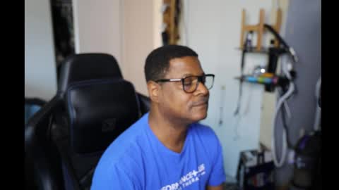 Snapshot of fyrecontrol chatting on January 27, 11:22 pm seldom seen online show from January 27, 11:22 pm