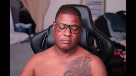 Snapshot of fyrecontrol chatting on October 1, 3:12 am seldom seen online show from October 1, 3:12 am