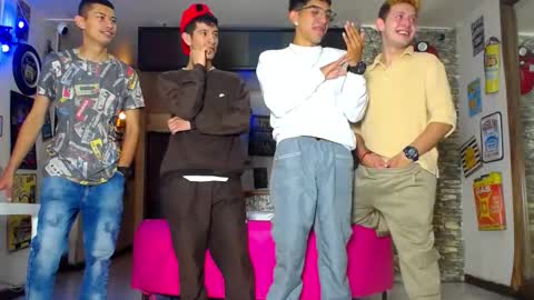 Snapshot of g4mens chatting on October 3, 2:47 pm G4MENS online show from October 3, 2:47 pm