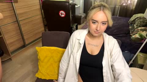 gaba_hard_ online show from June 2, 1:46 pm