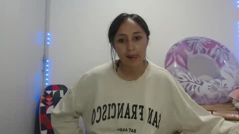 Snapshot of gabb_rioss chatting on May 8, 10:48 pm Gabriela online show from May 8, 10:48 pm