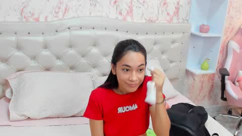 Snapshot of gabbieprice chatting on October 19, 4:07 pm Gabbie online show from October 19, 4:07 pm