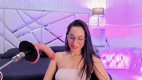 gabbieskinny online show from March 20, 2:44 pm