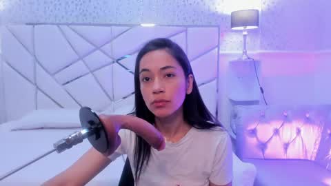 gabbieskinny online show from April 18, 11:25 am