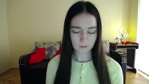Snapshot of gabby_di chatting on May 12, 8:22 am Jaklin online show from May 12, 8:22 am