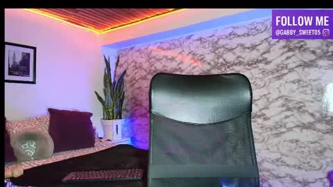 Snapshot of gabby_sweet5 chatting on November 23, 2:00 am Gabby Sweet online show from November 23, 2:00 am