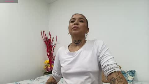 Snapshot of gabbymichel chatting on May 19, 10:27 pm gabbymichel online show from May 19, 10:27 pm