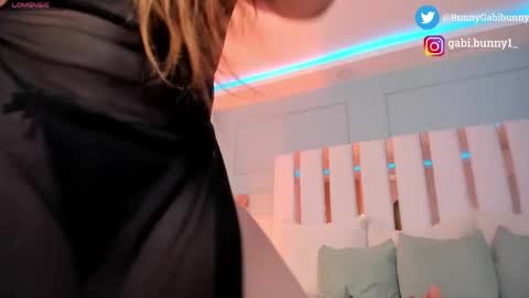 Snapshot of gabi_bunny chatting on May 25, 5:30 pm Gabi online show from May 25, 5:30 pm