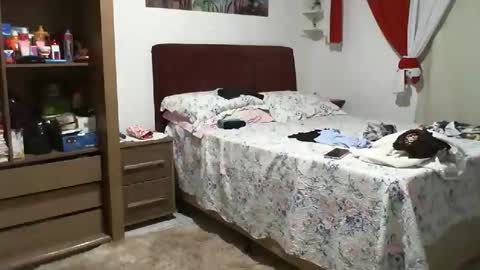 gaby  layla online show from April 1, 10:18 pm