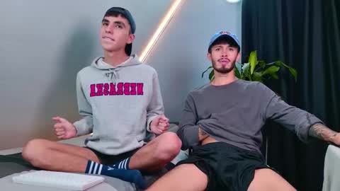 gabriel_and_geronimo online show from November 29, 9:29 pm