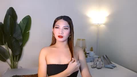 gabriela_deluxe online show from October 18, 8:15 am